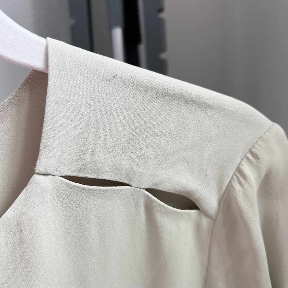 REISS Noa Cutout Detail Blouse - Picture 4 of 11